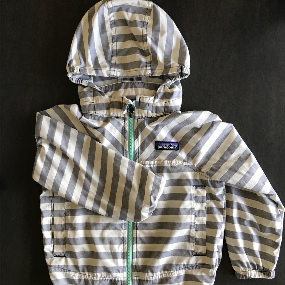 T’ windbreaker